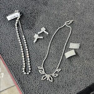 Elegant Silver Jewelry Set